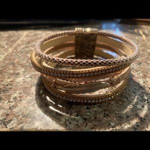 Pink and gold magnetic feather bracelet